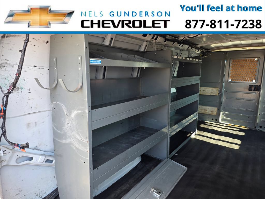 Used 2017 GMC Savana 3500 Extended RWD image 8