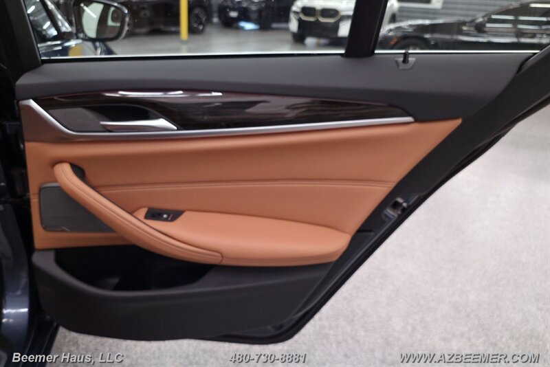 Used 2023 BMW 530e w/ Premium Package RWD image 40