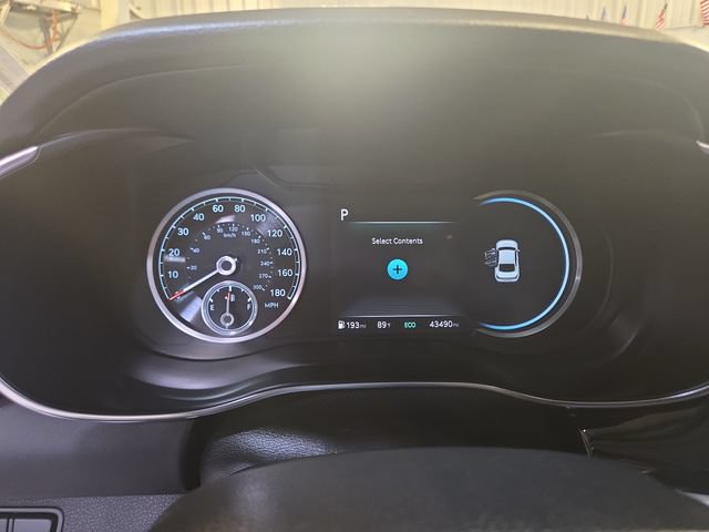 Used 2025 Genesis G70 2.5T RWD image 15