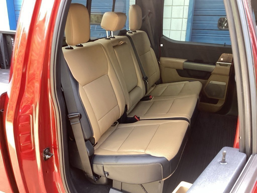 New 2025 Ford F250 Lariat w/ Black Appearance Package image 35