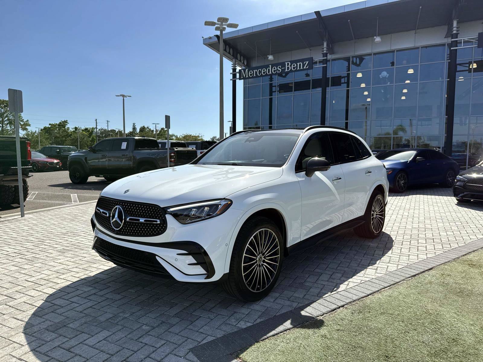 New 2027 Mercedes-Benz GLC 300 image 2