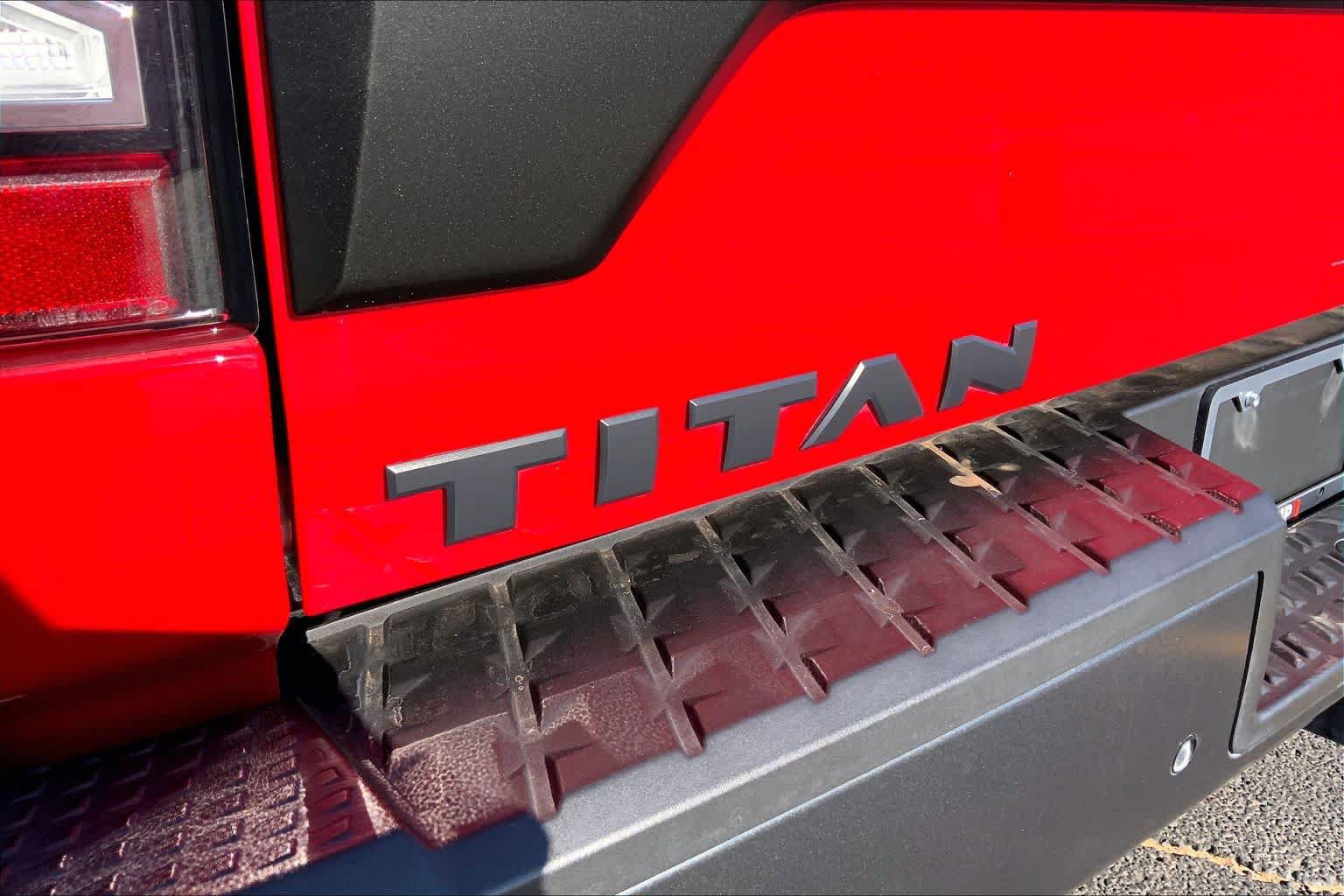 Used 2021 Nissan Titan PRO-4X w/ Pro-4x Convenience Package AWD/4WD image 31
