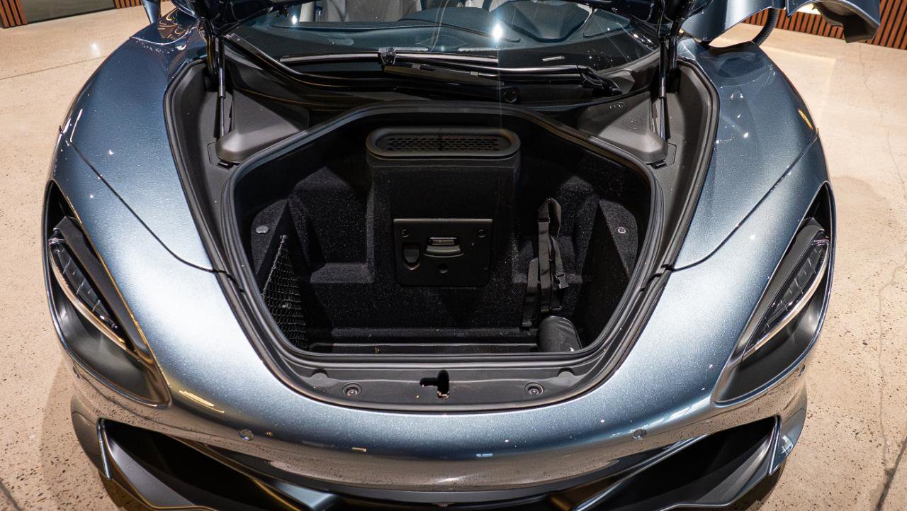 Used 2018 McLaren 720S Luxury RWD image 31