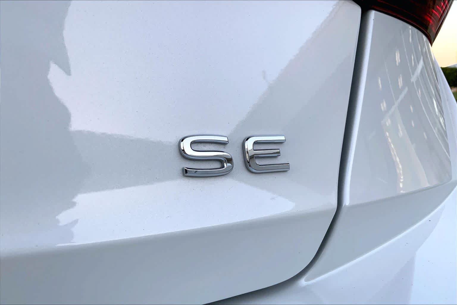 Used 2025 Volkswagen Jetta SE FWD image 30
