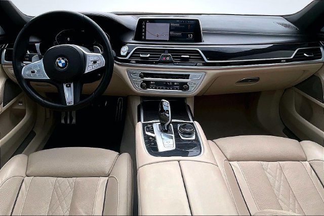 Used 2020 BMW 750i xDrive w/ Executive Package AWD/4WD image 7
