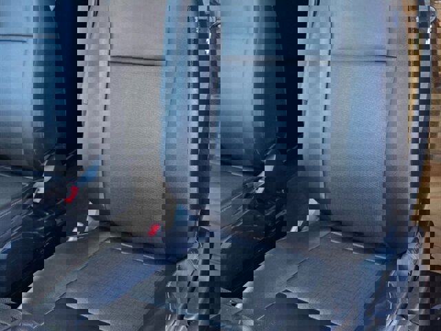 Used 2022 Ford E-Transit Medium Roof image 17