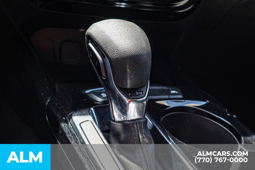 Used 2025 Chevrolet Trax LT FWD image 40