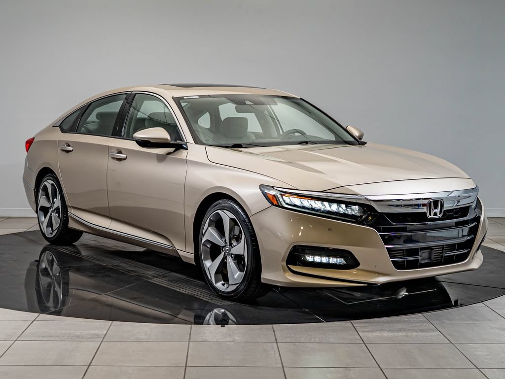 Used 2018 Honda Accord Touring image 3
