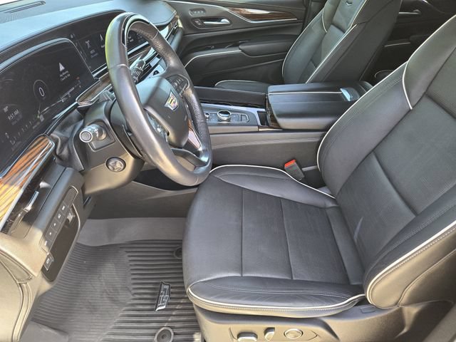 Used 2023 Cadillac Escalade Premium Luxury AWD/4WD image 13