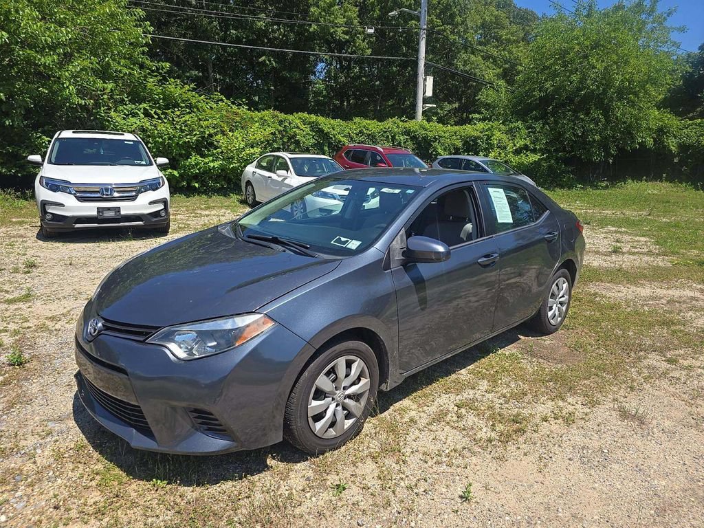 Used 2016 Toyota Corolla LE FWD image 2