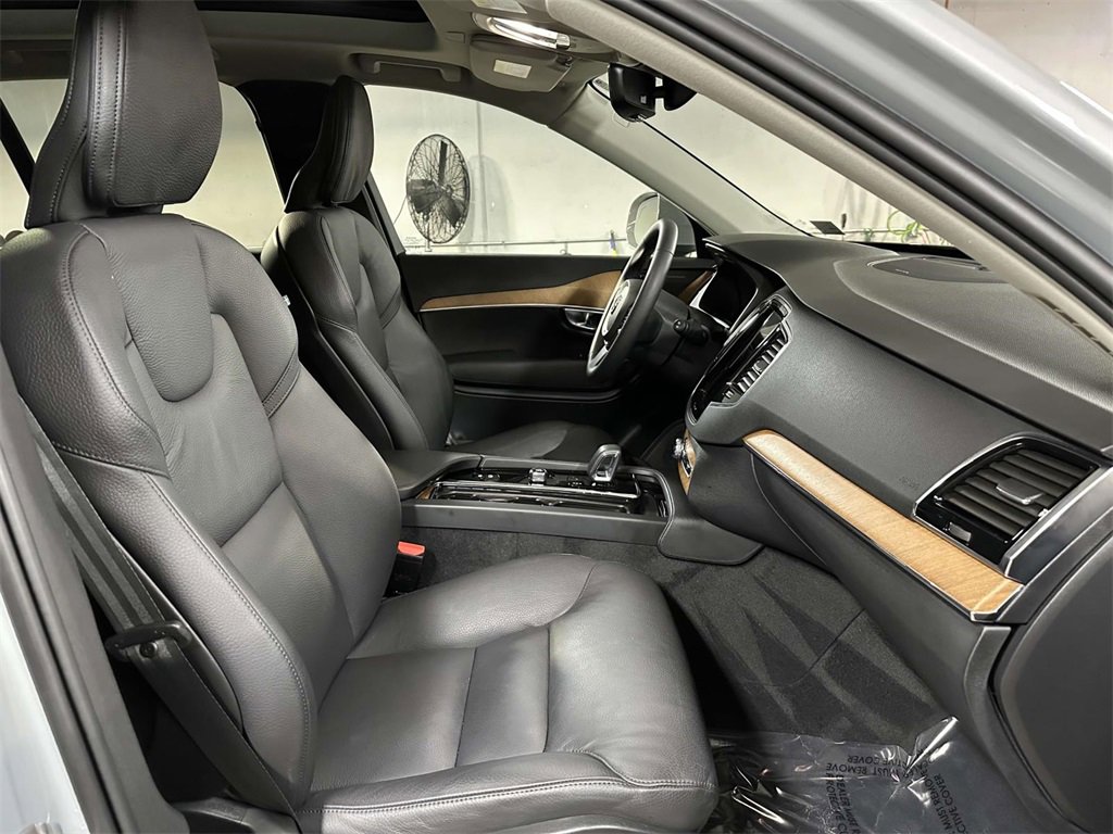 Used 2024 Volvo XC90 T8 Plus w/ Protection Package Premier image 18