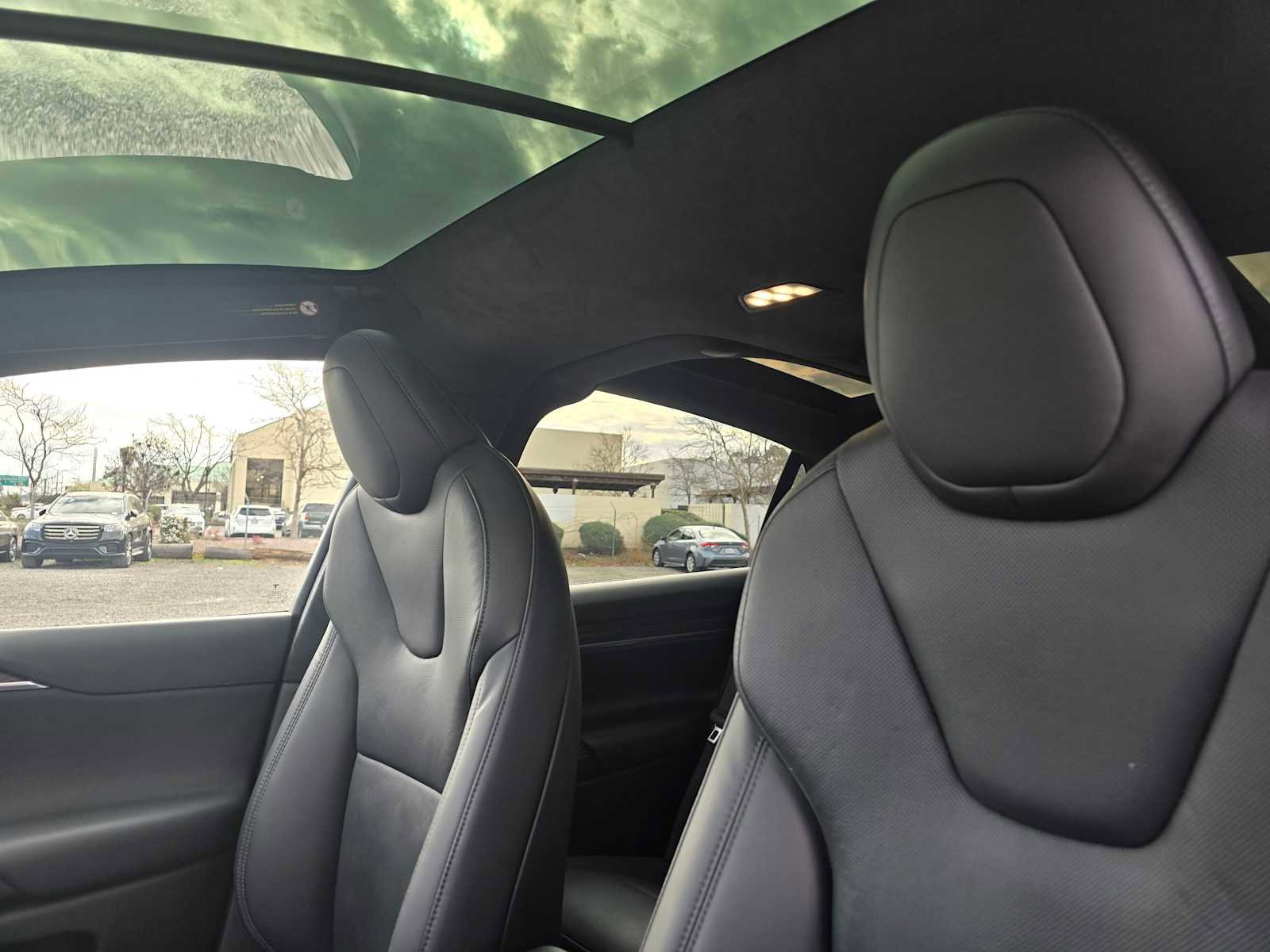 Used 2022 Tesla Model X image 22