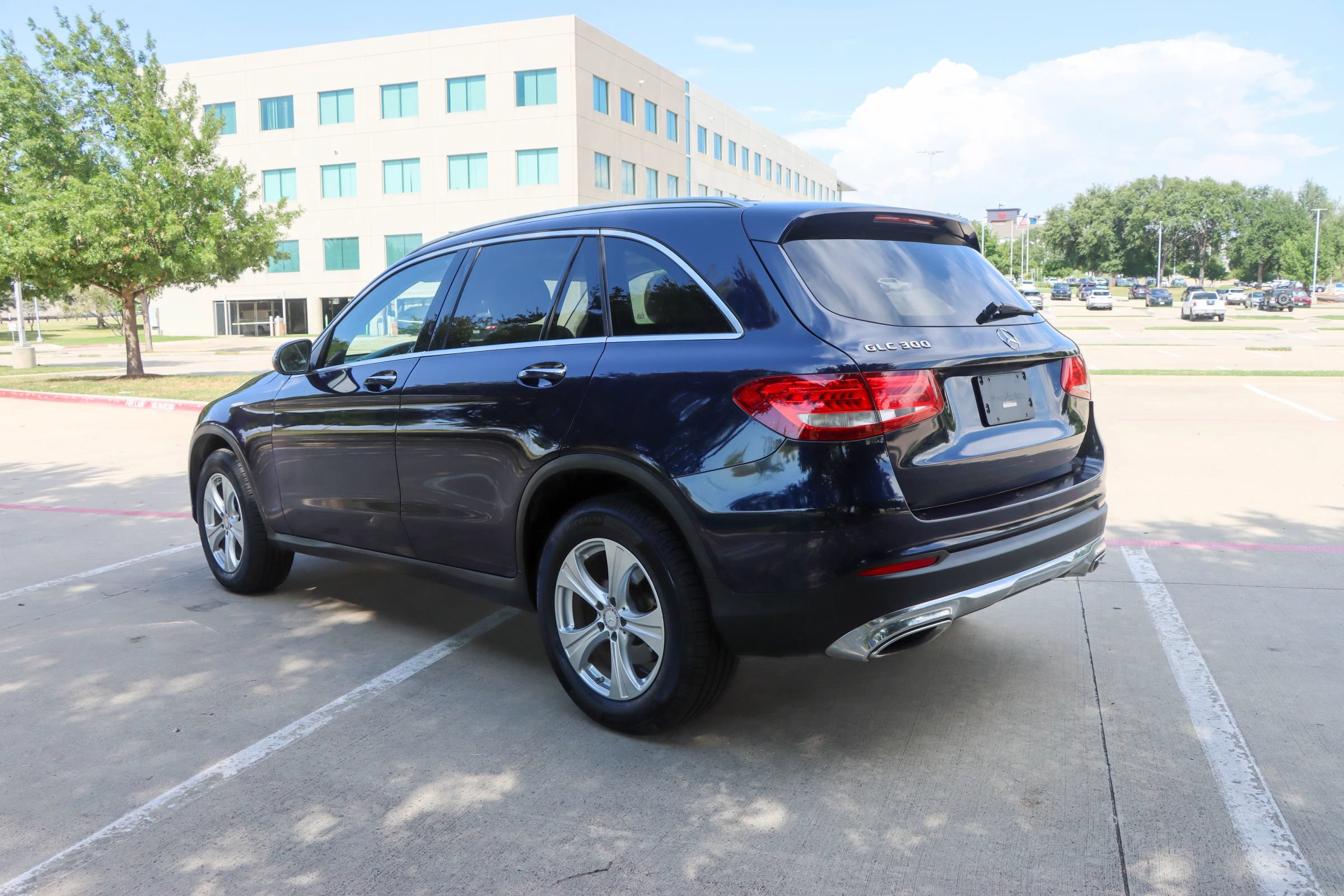Used 2016 Mercedes-Benz GLC 300 w/ Multimedia Package image 5