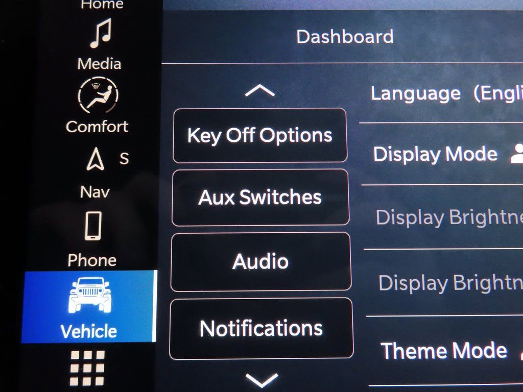 Used 2024 Jeep Wrangler Unlimited Sahara w/ Technology Group image 21