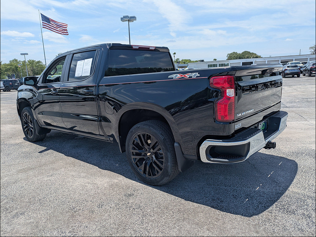 Used 2023 Chevrolet Silverado 1500 LT AWD/4WD image 5
