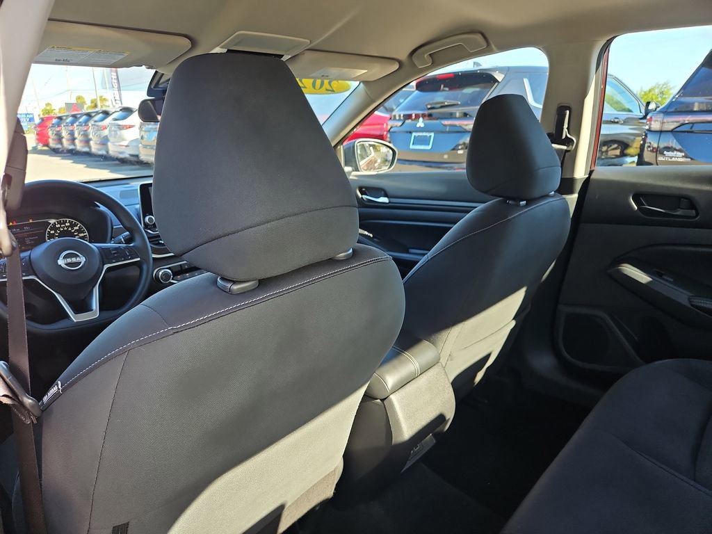 Used 2024 Nissan Altima 2.5 SV image 12