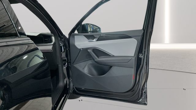 New 2026 Volkswagen Tiguan SE R-Line AWD/4WD image 34