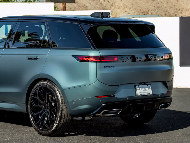 New 2025 Land Rover Range Rover Sport Dynamic SE AWD/4WD image 10