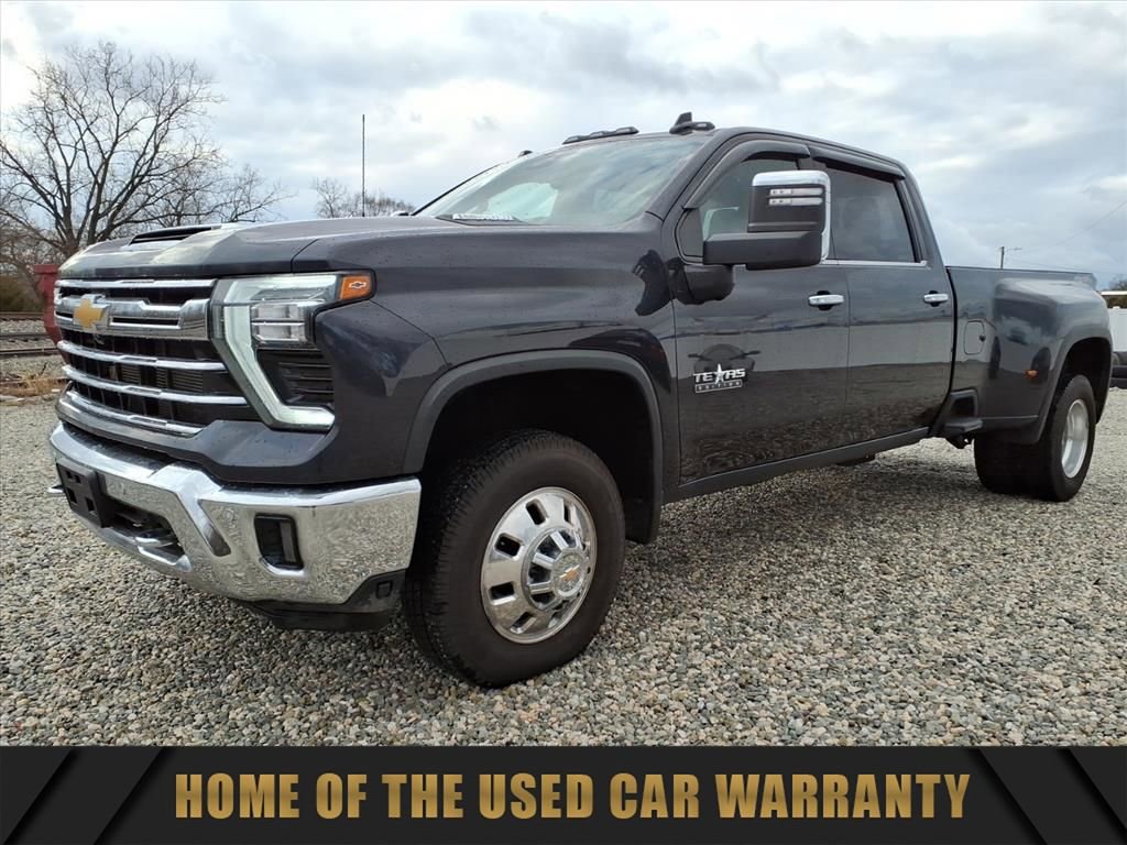Used 2024 Chevrolet Silverado 3500 LTZ w/ LTZ Texas Edition image 4