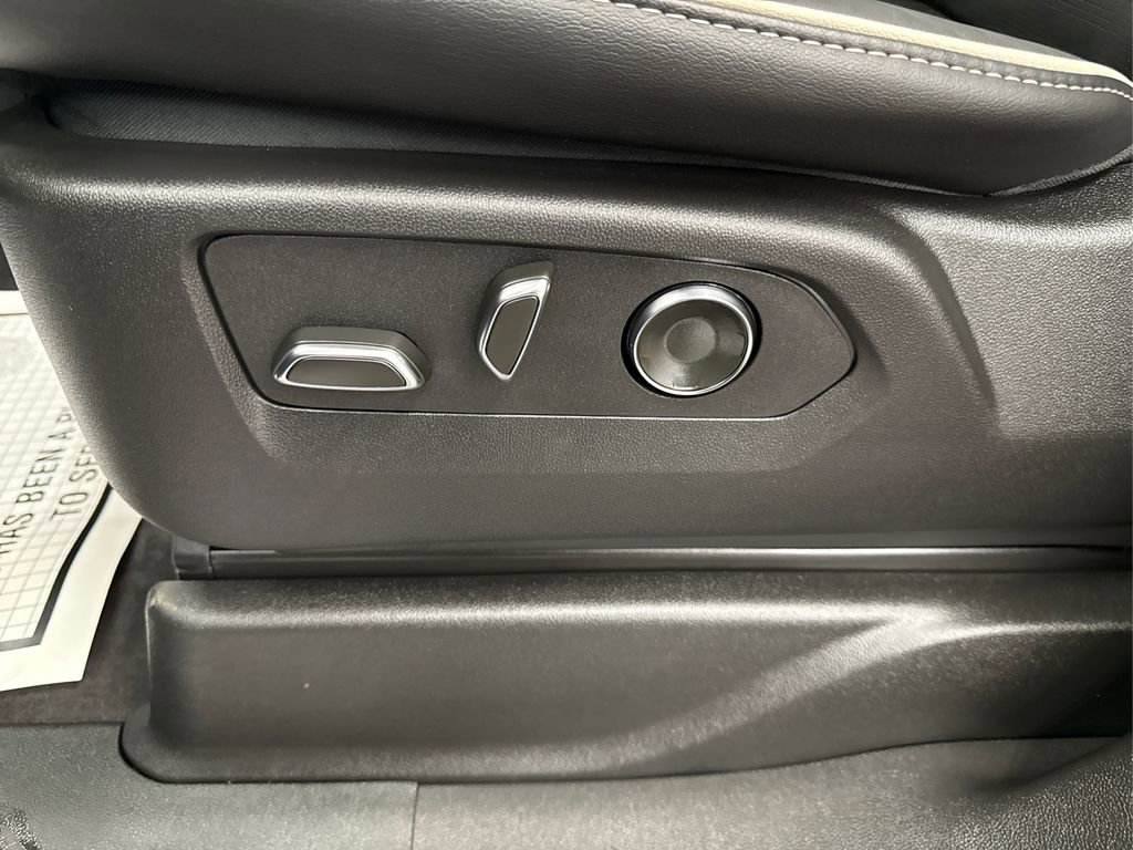 Used 2025 Cadillac Escalade Sport w/ Touring Package image 43