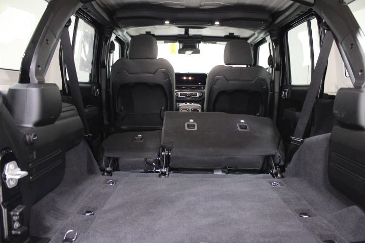 Used 2025 Jeep Wrangler Rubicon image 14