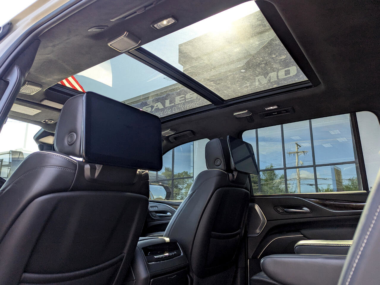 Used 2022 Cadillac Escalade ESV Sport Platinum image 43