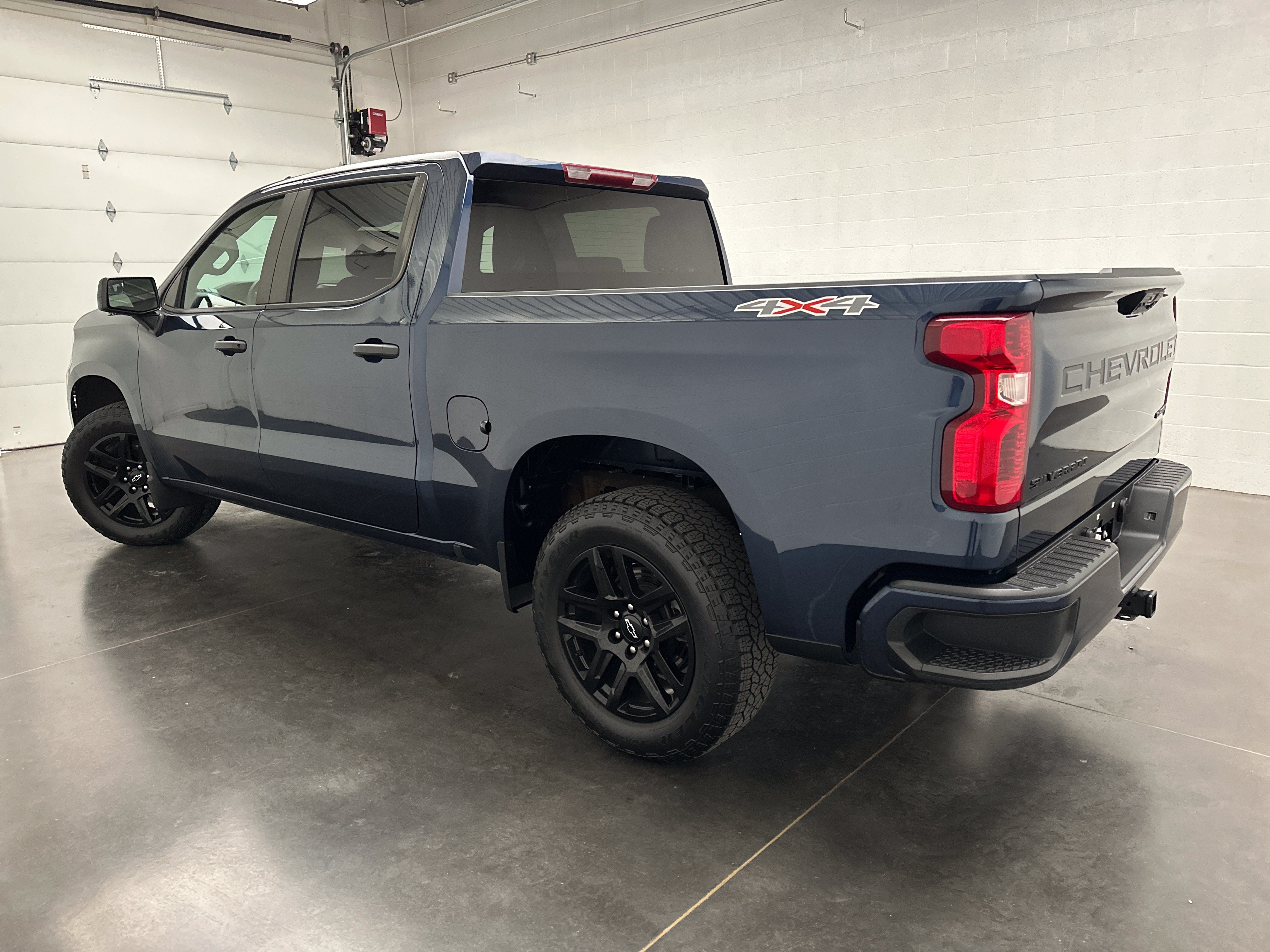 Used 2022 Chevrolet Silverado 1500 Custom w/ LPO, Dark Essentials Package AWD/4WD image 7
