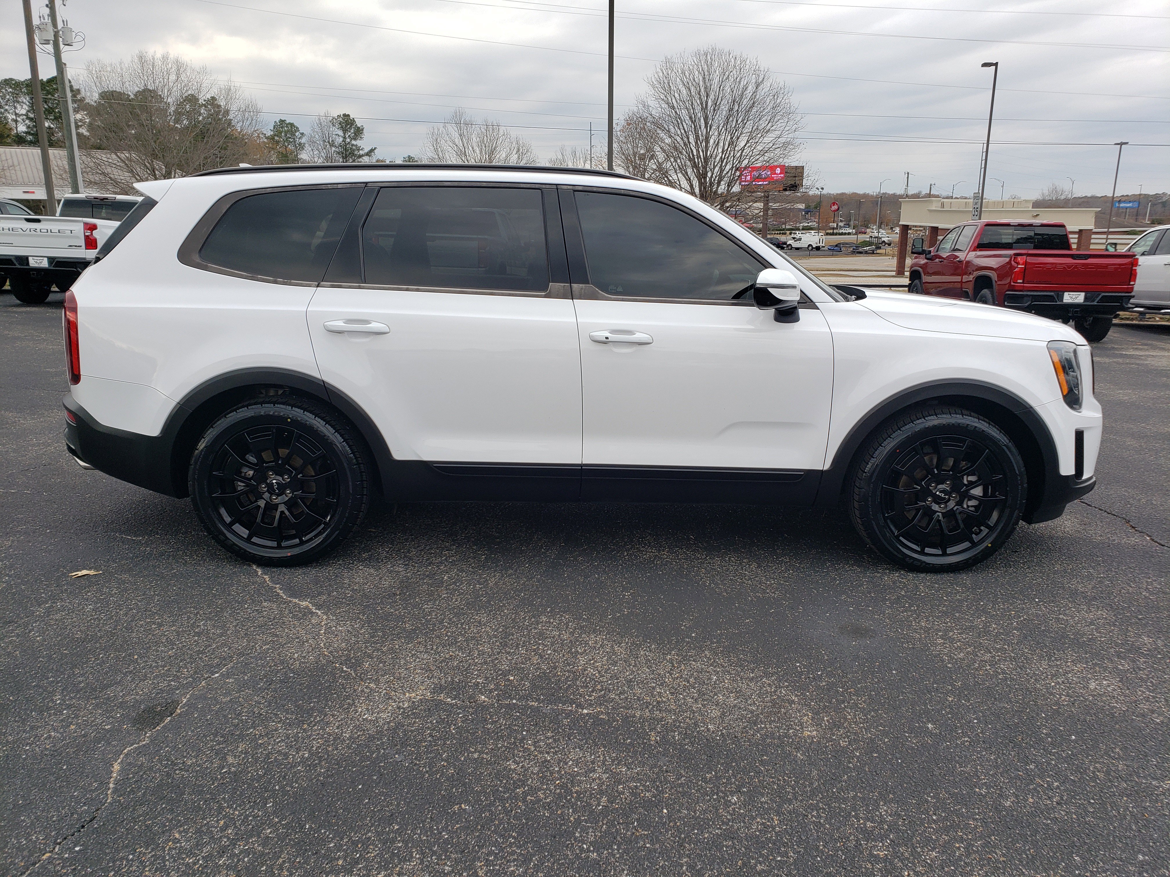 Used 2022 Kia Telluride SX w/ SX Prestige Package image 5