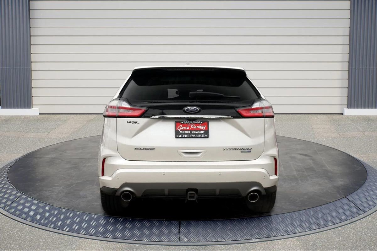 Used 2019 Ford Edge Titanium w/ Equipment Group 301A AWD/4WD image 6