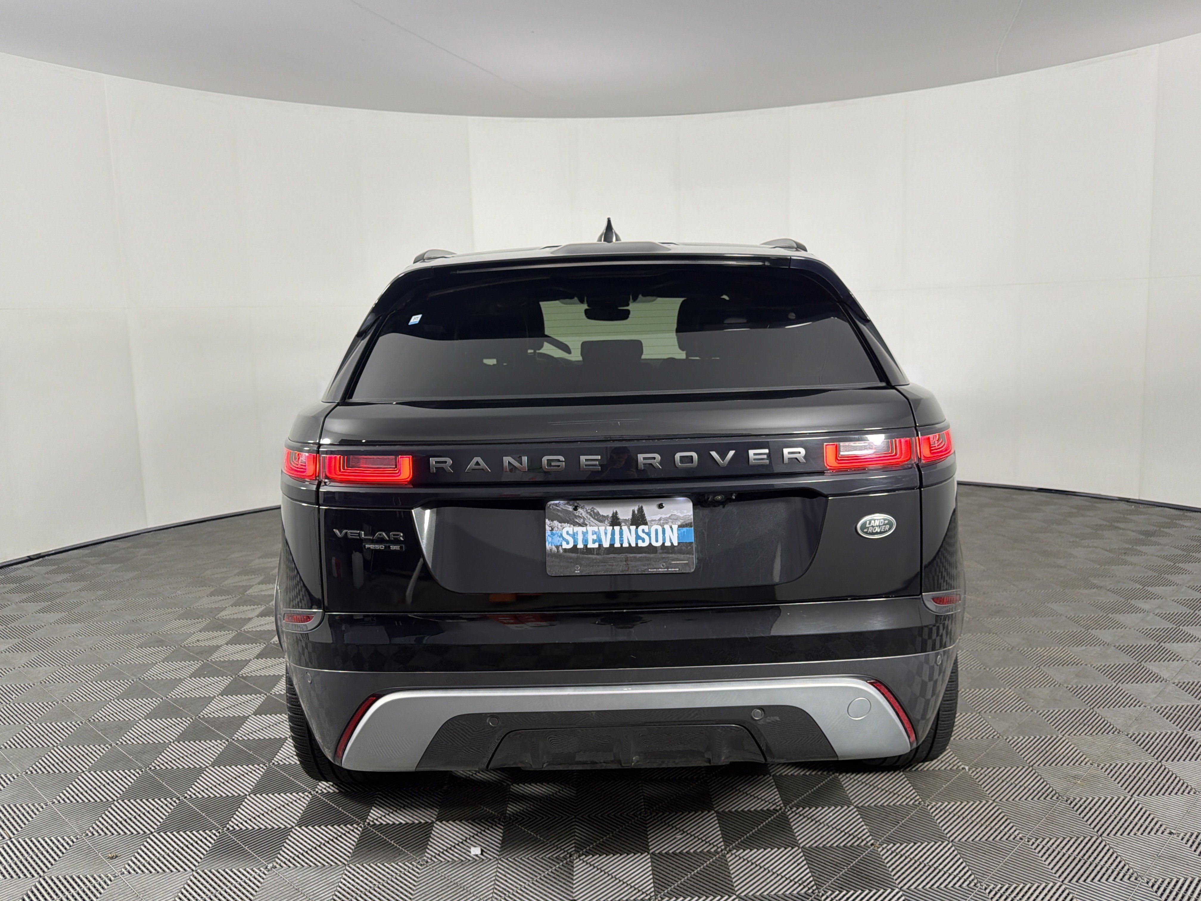 Used 2019 Land Rover Range Rover Velar R-Dynamic SE AWD/4WD image 26