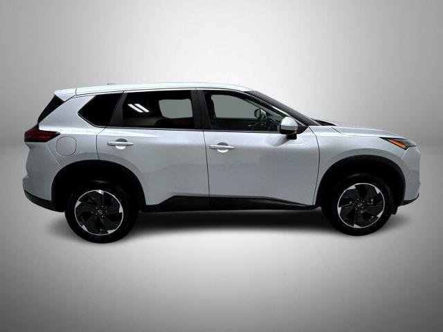 Certified 2025 Nissan Rogue SV AWD/4WD image 4