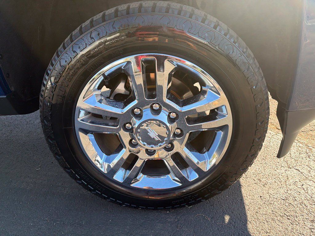 Used 2019 Chevrolet Silverado 2500 High Country w/ Duramax Plus Package AWD/4WD image 13