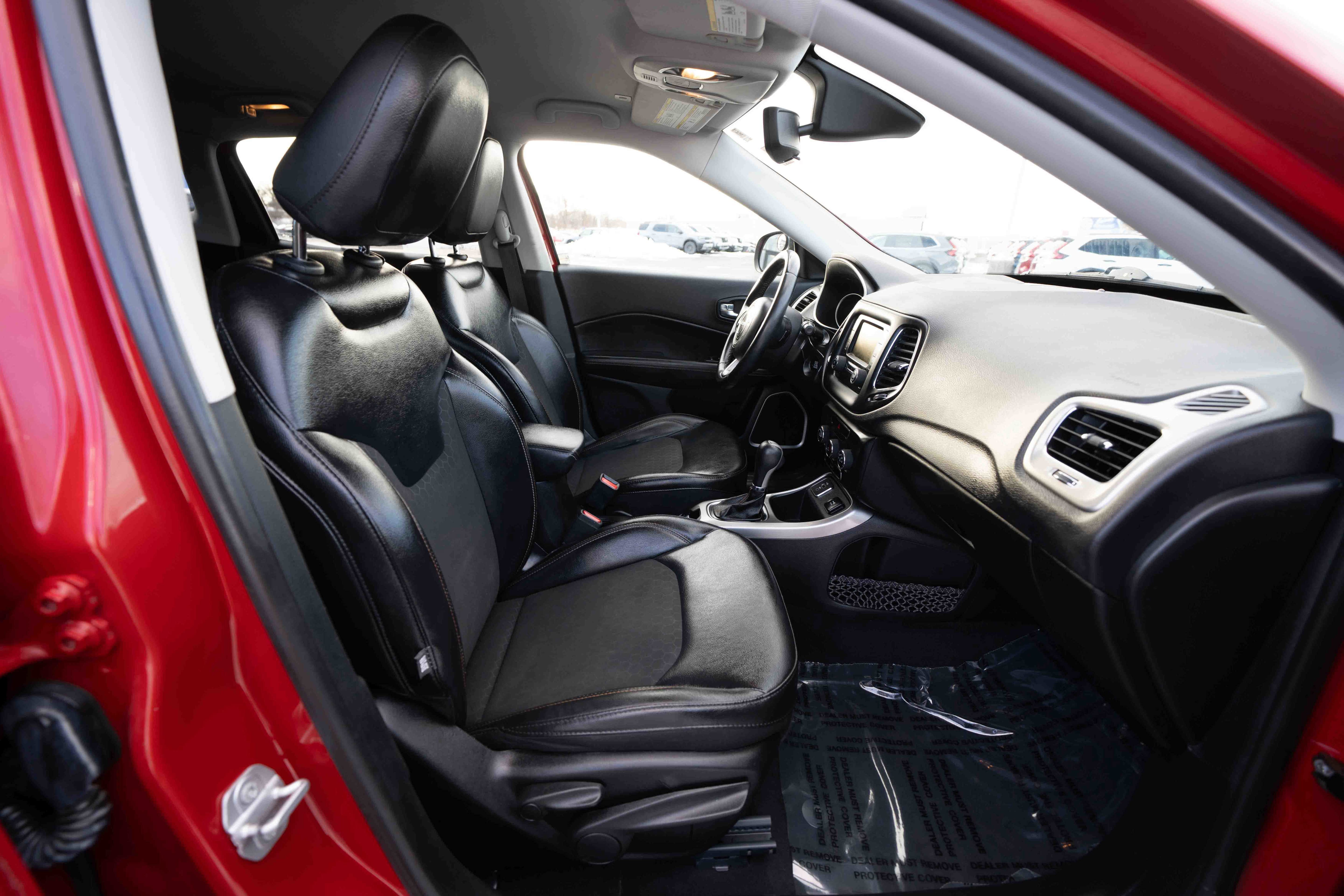 Used 2018 Jeep Compass Latitude image 27