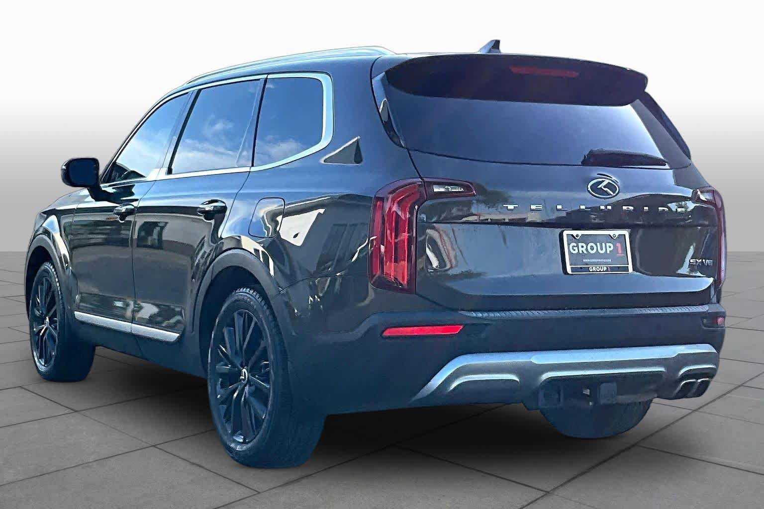 Used 2020 Kia Telluride SX w/ Towing Package FWD image 12