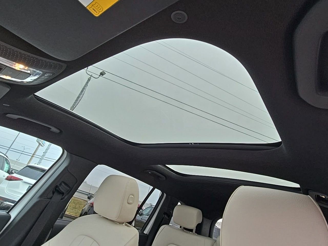 Used 2025 Mercedes-Benz GLB 250 4MATIC image 28