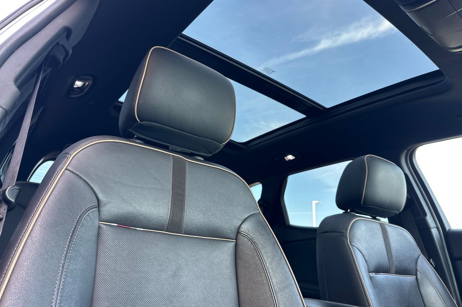 Used 2019 Chevrolet Blazer Premier w/ Sun and Wheels Package image 20