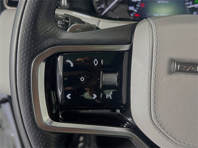 Used 2023 Land Rover Range Rover Evoque R-Dynamic S image 16