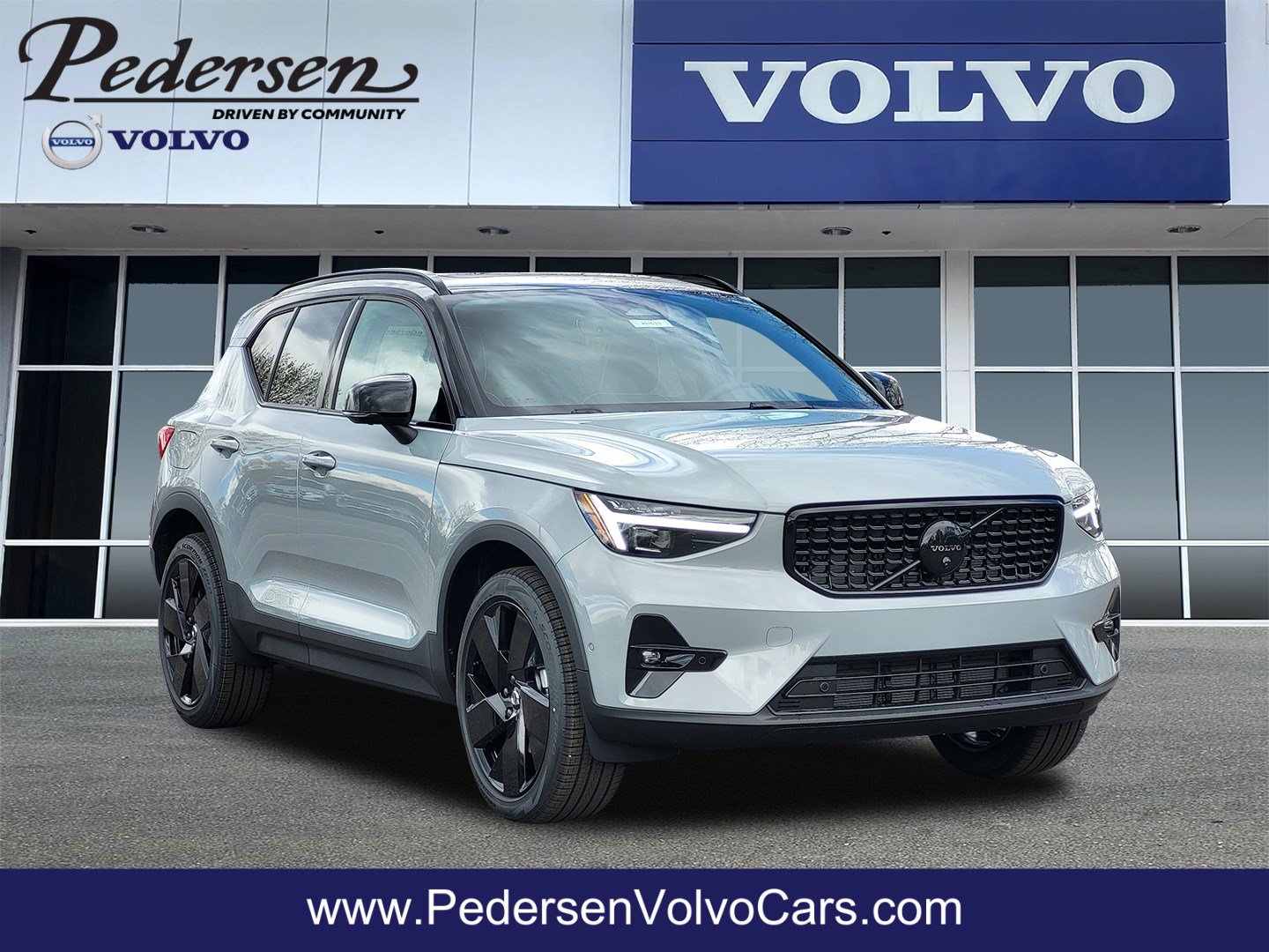 New 2026 Volvo XC40 B5 Ultra w/ Protection Package Premier