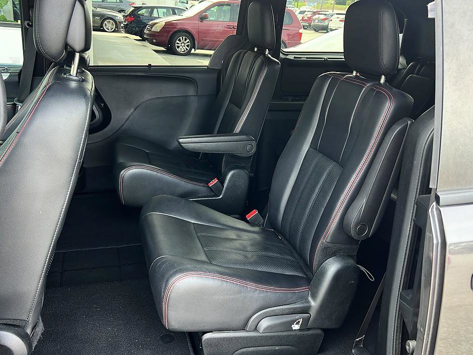 Used 2017 Dodge Grand Caravan GT image 16