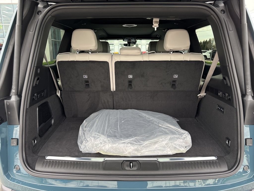 New 2026 Jeep Grand Wagoneer Summit AWD/4WD image 11