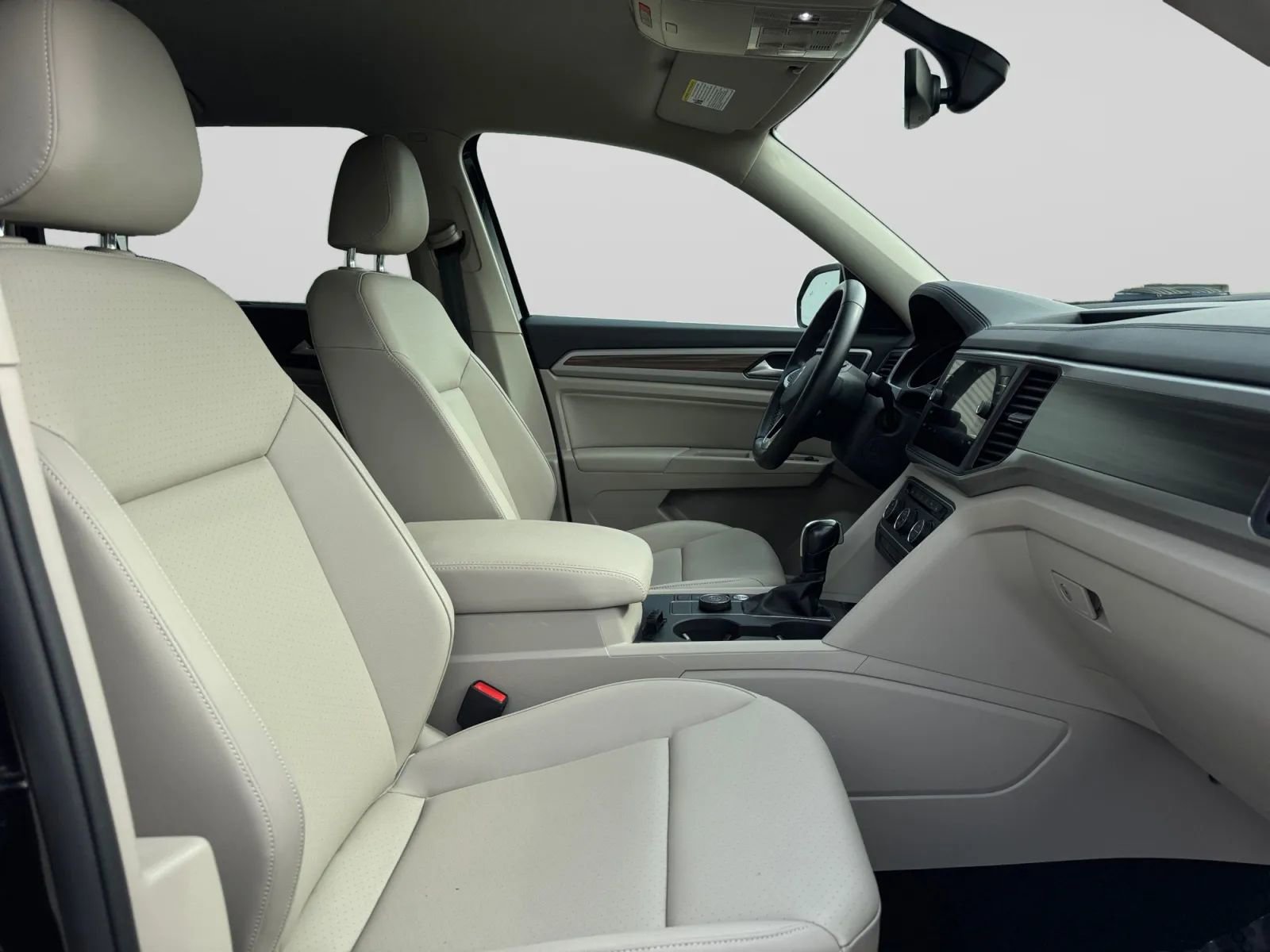 Used 2021 Volkswagen Atlas SE image 37