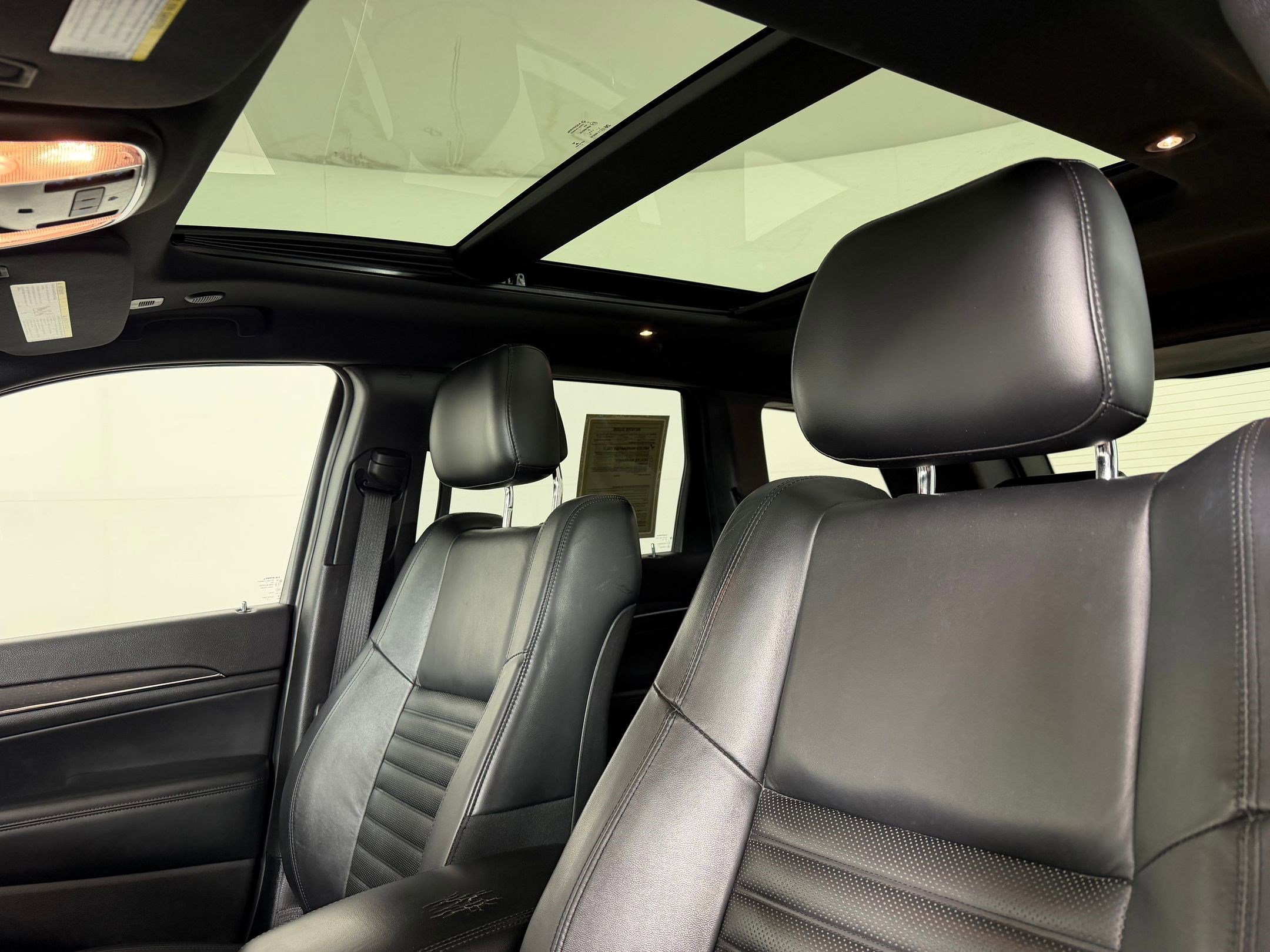 Used 2018 Jeep Grand Cherokee Limited AWD/4WD image 16