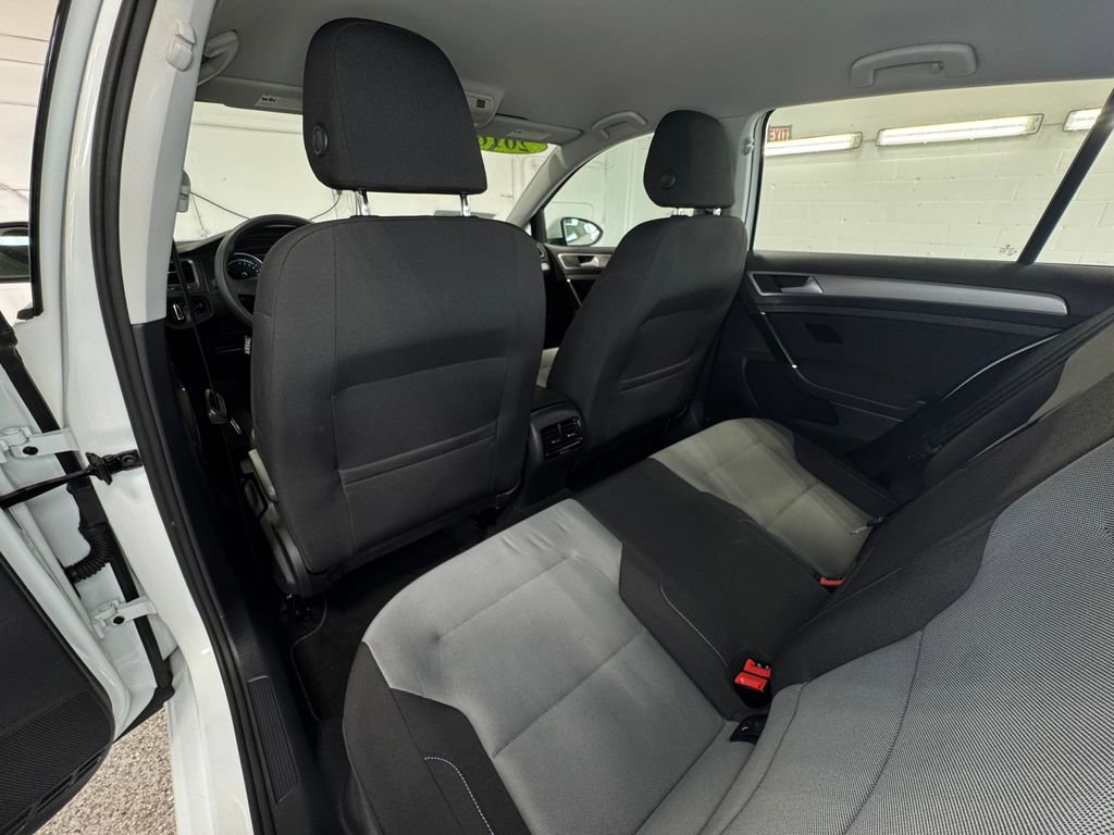 Used 2016 Volkswagen e-Golf SE w/ DC Fast Charging Package FWD image 22