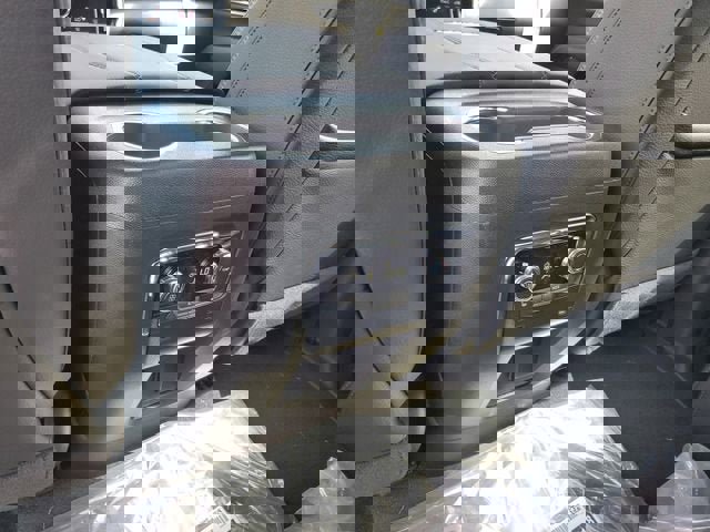 New 2026 GMC Yukon XL Denali w/ Sun & Power Step Package AWD/4WD image 16