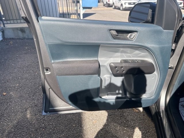 New 2025 Ford Maverick XL image 11