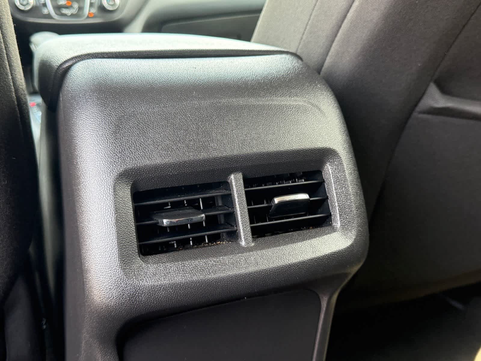 Used 2023 Chevrolet Equinox LT FWD image 29