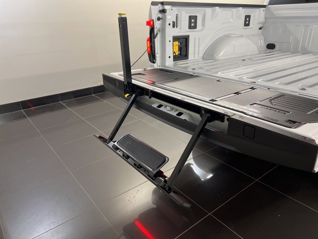 New 2025 Ford F150 Lightning Lariat image 40