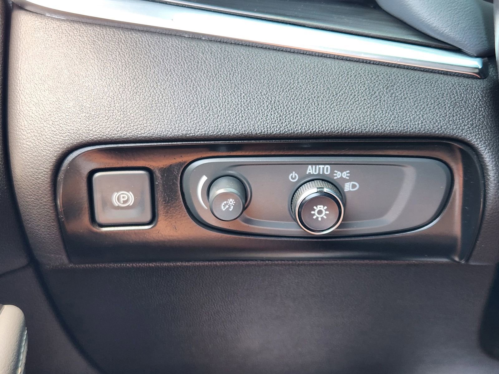 Used 2019 Buick Enclave Essence FWD image 24