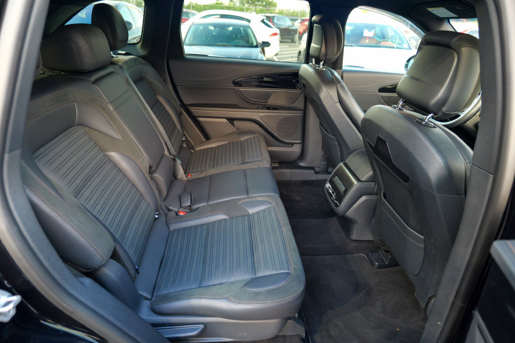 Used 2024 Lincoln Nautilus Reserve w/ Jet Appearance Package (87T) AWD/4WD image 31