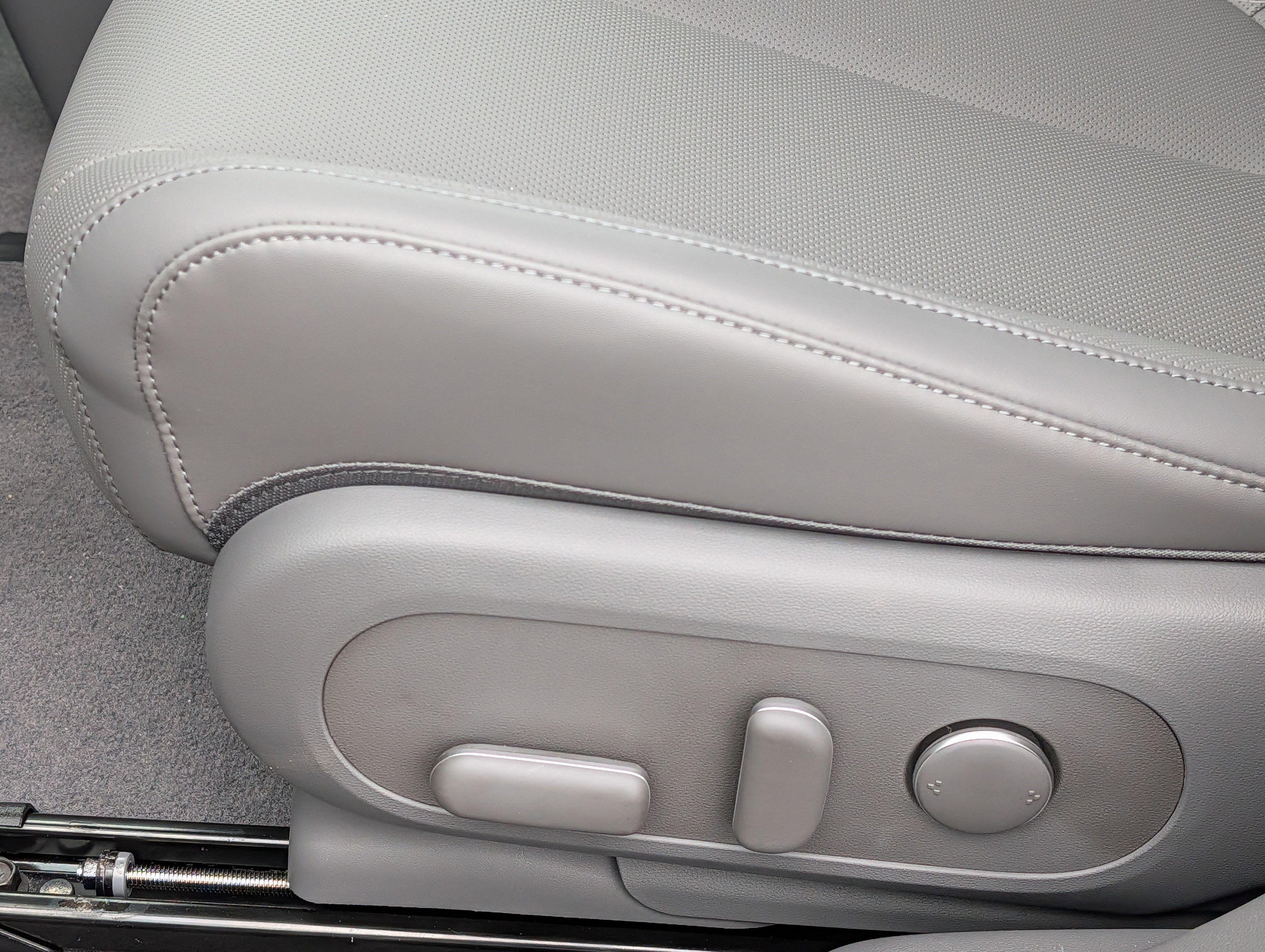 New 2026 Hyundai Ioniq 5 SEL image 11